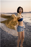 解开美女胸衣